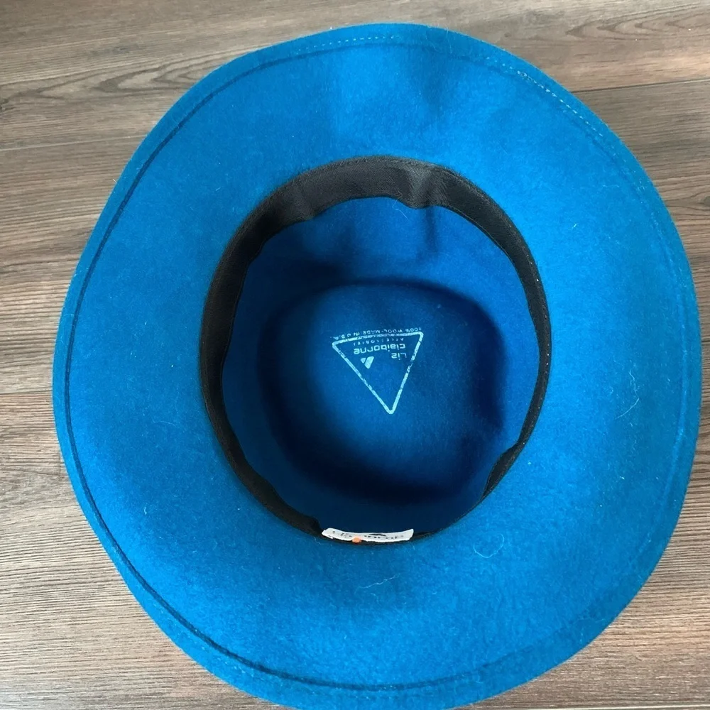 Lis Claiborne 100% wool hat